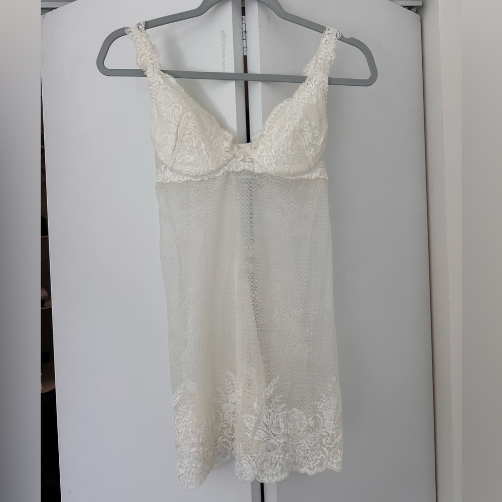 La Perla Elegant Cream Lace Chemise - Picture 4 of 16